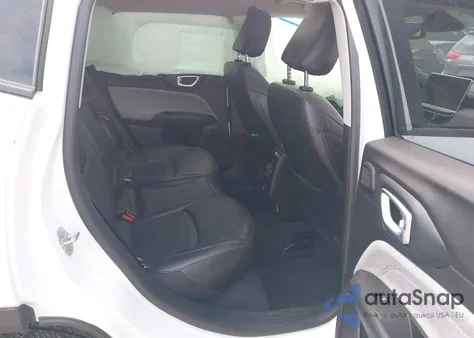 2022 Jeep Compass Latitude Lux 4X4 из США, поврежденный, VIN 3C4NJDFB7NT181093